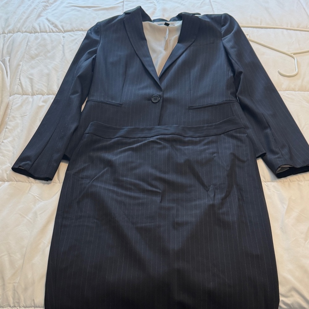 Ann Taylor Navy Pinstripe Blazer and Size 8 skirt - Picture 4 of 5